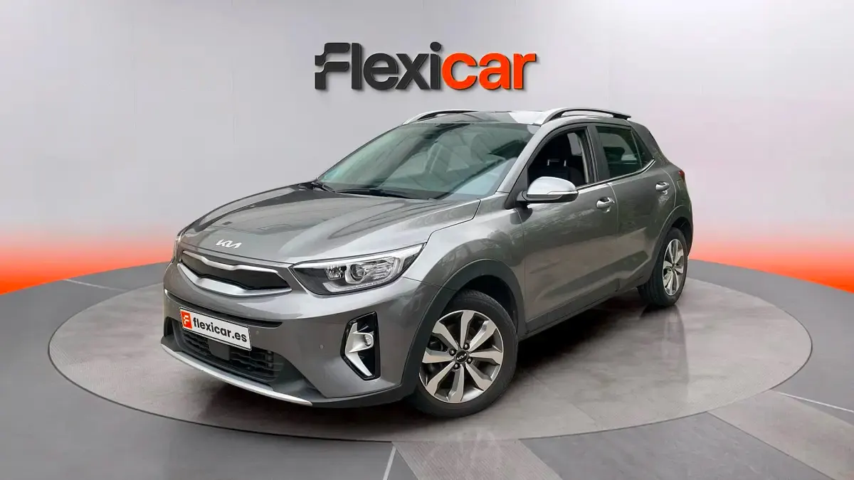 Usado Kia Stonic 101 CV (74 kW) 2024 Gris SUV