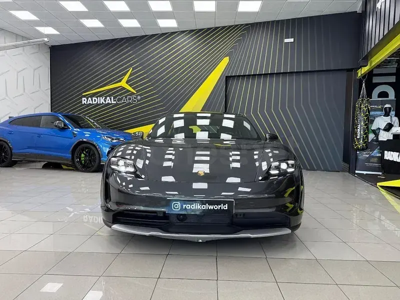 Usado Porsche Taycan 4 Cross Turismo Cross Turismo 350 kW (476 CV) 2021 Eléctrico Familiar