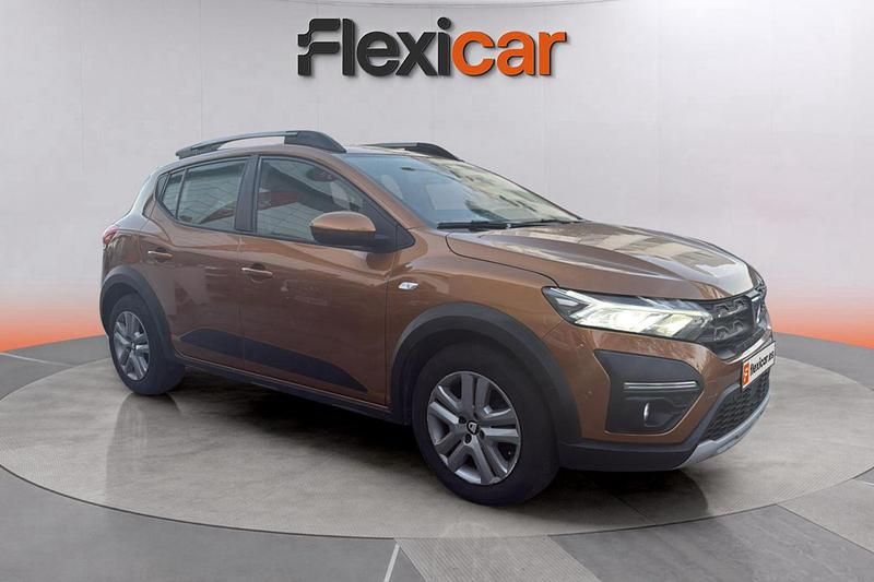 Amarillo Usado 2021 Dacia Sandero Comfort Berlina | 14.990 € (Un poco caro) - Imagen 1/4