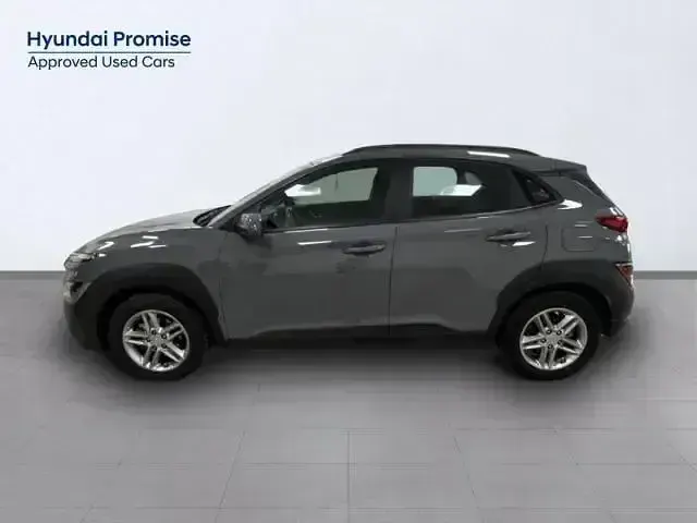 Usado Hyundai Kona 120 CV (88 kW) 2022 Gris SUV