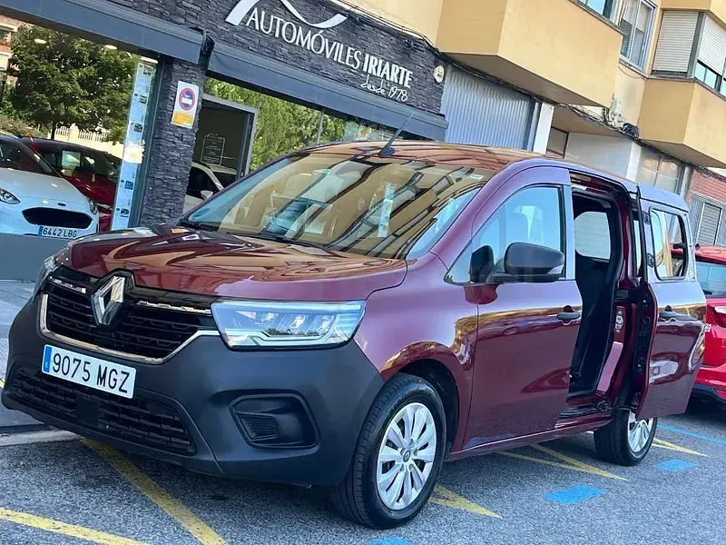 Usado Renault Kangoo 75 CV (55 kW) 2023 Granate Monovolumen