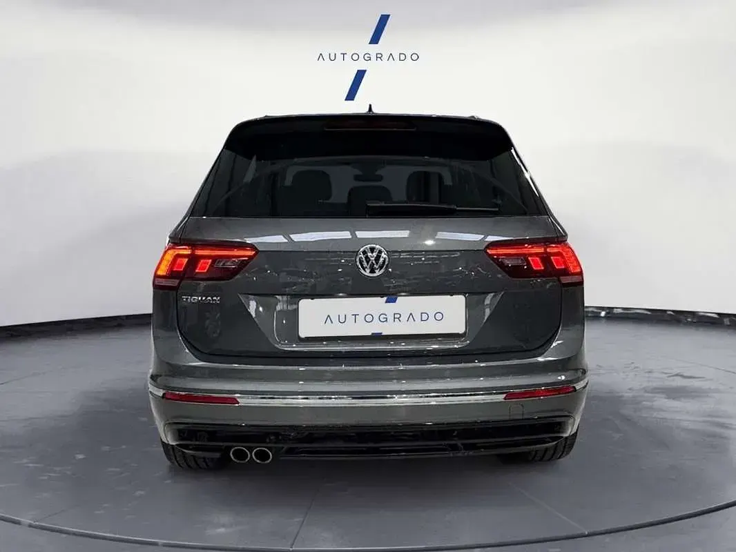 Usado VW Tiguan R-line 150 CV (110 kW) 2019 Gris SUV