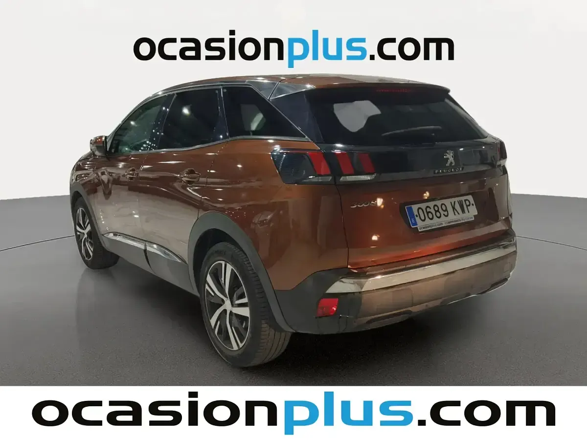 Usado Peugeot 3008 Allure 130 CV (95 kW) 2019 Marrón SUV