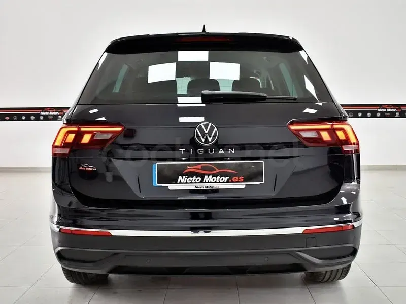 Usado VW Tiguan Life 150 CV (110 kW) 2021 Negro SUV