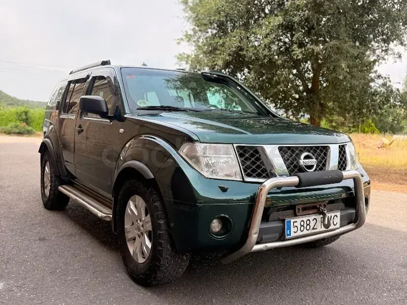 Usado Nissan Pathfinder 171 CV (125 kW) 2007 Verde SUV