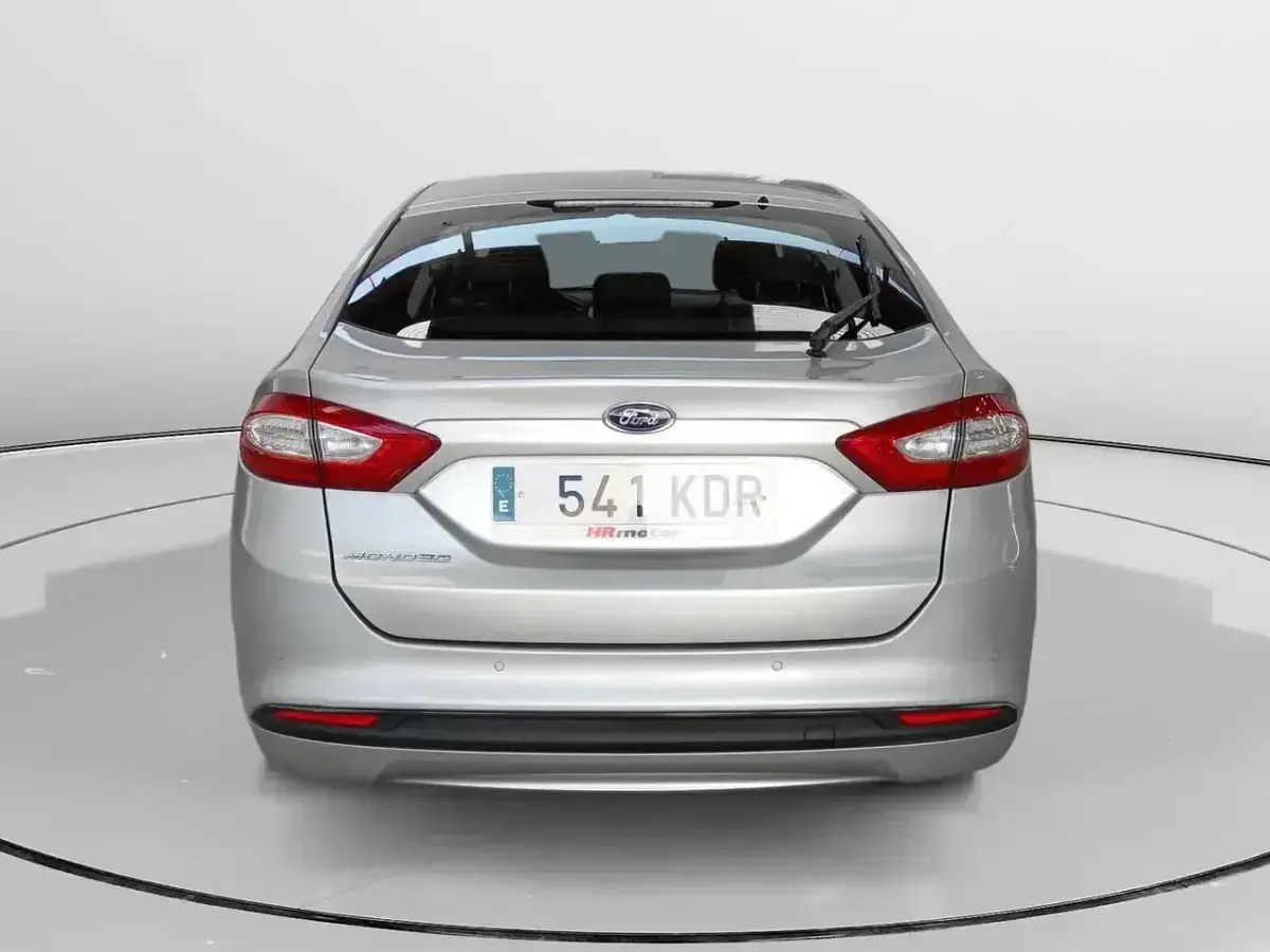 Usado Ford Mondeo Business Edition 150 CV (110 kW) 2017 Gris Berlina