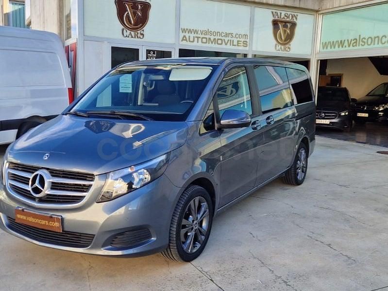 Usado Mercedes V220 Exclusive 163 CV (119 kW) 2019 Gris / plata Monovolumen