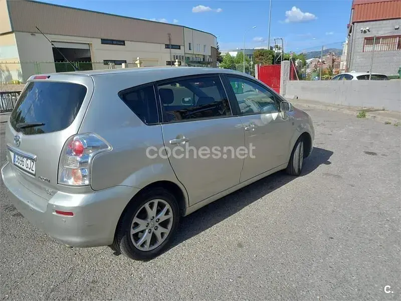 Begagnad Toyota Corolla Verso Luna 136 HK (100 kW) 2009 Grå Minibuss
