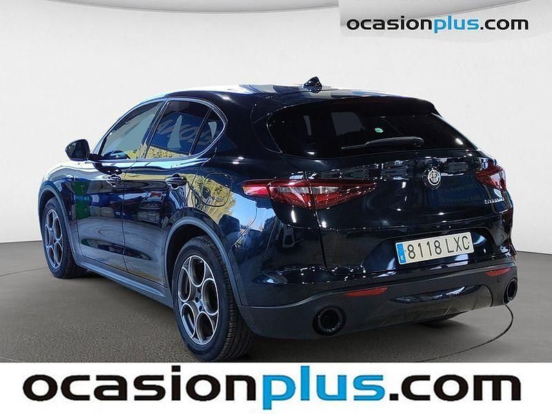 Usado Alfa Romeo Stelvio Sprint 160 CV (117 kW) 2022 Negro SUV