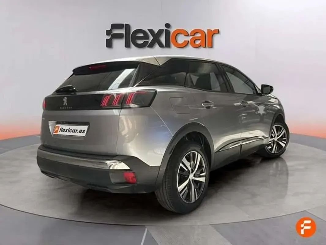 Usado Peugeot 3008 Allure 131 CV (96 kW) 2024 Gris SUV