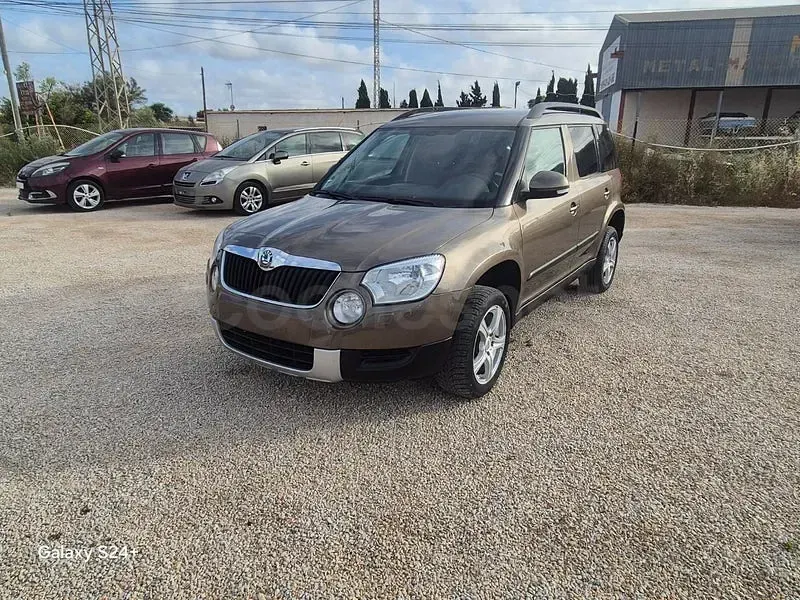 Usado Skoda Yeti Ambition 122 CV (89 kW) 2012 Marrón SUV