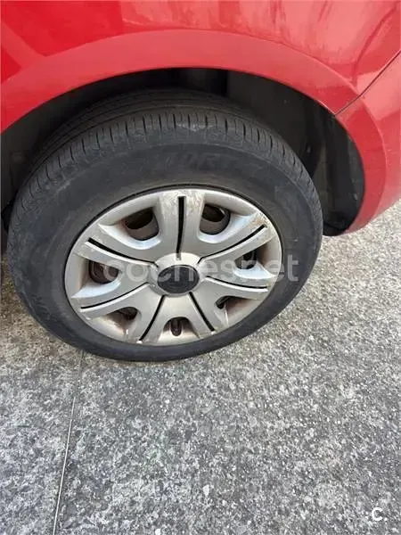 Usado Skoda Fabia 60 CV (44 kW) 2010 Rojo Berlina