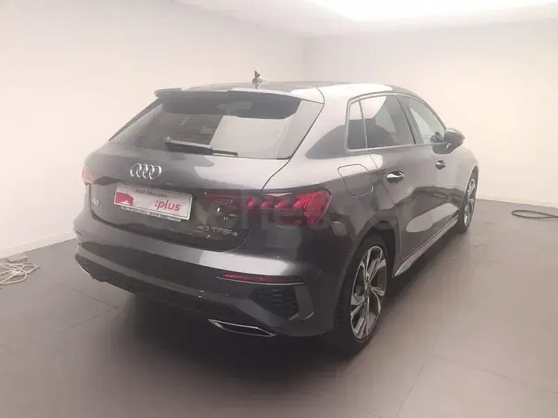 Usado Audi A3 S-Line 204 CV (150 kW) 2022 Gris / plata Berlina