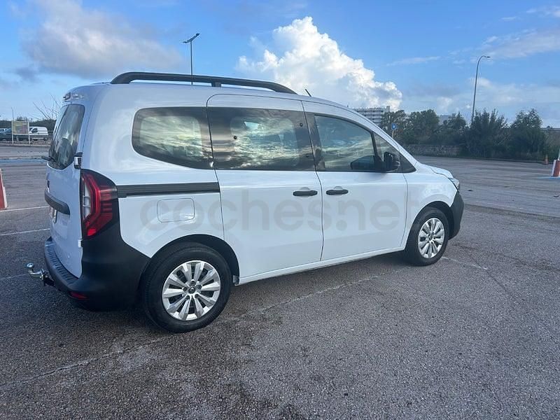 Usado Renault Kangoo 95 CV (69 kW) 2023 Blanco Monovolumen