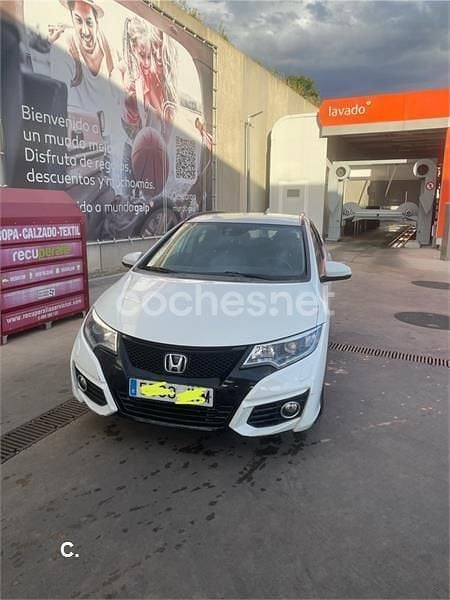 Blanco Usado 2016 Honda Civic Executive Familiar | 9100 € (Un poco caro) - Imagen 1/4