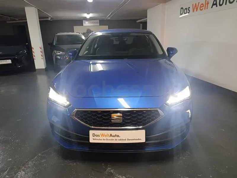 Usado Seat Leon Style 116 CV (85 kW) 2025 Azul Berlina