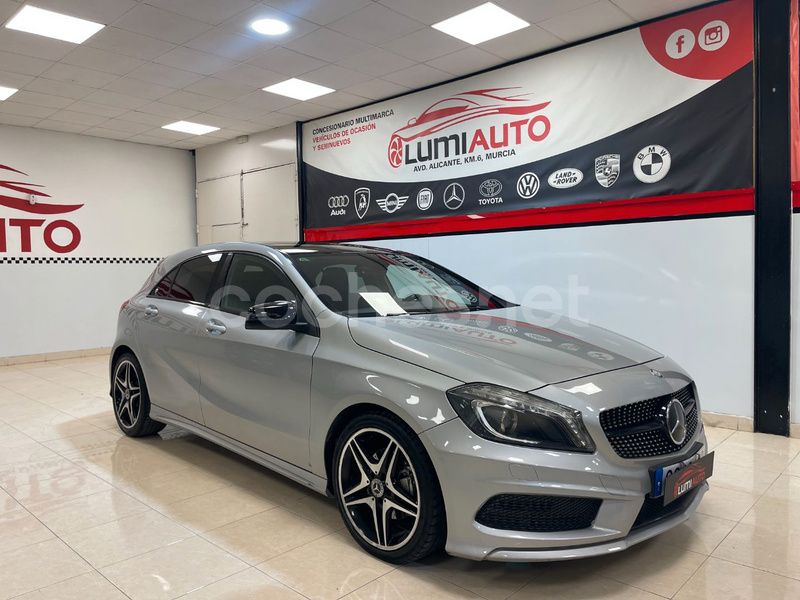 Usado Mercedes A200 AMG line 136 CV (100 kW) 2013 Gris / plata Utilitario