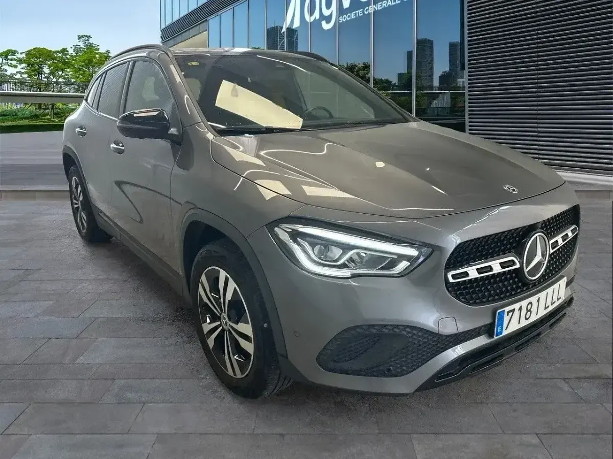 Usado Mercedes GLA200 150 CV (110 kW) 2020 Gris SUV