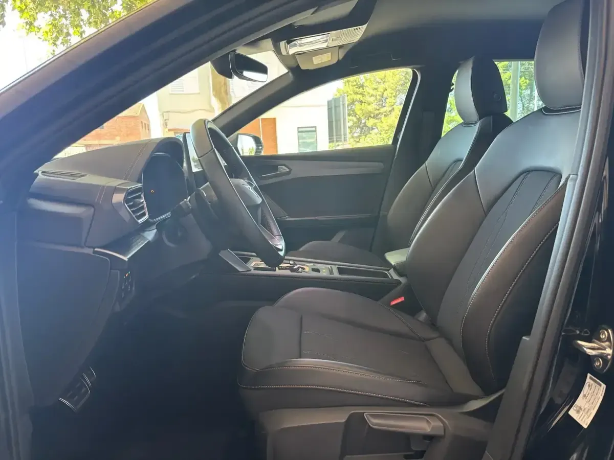Usado Cupra Leon 150 CV (110 kW) 2025 Negro