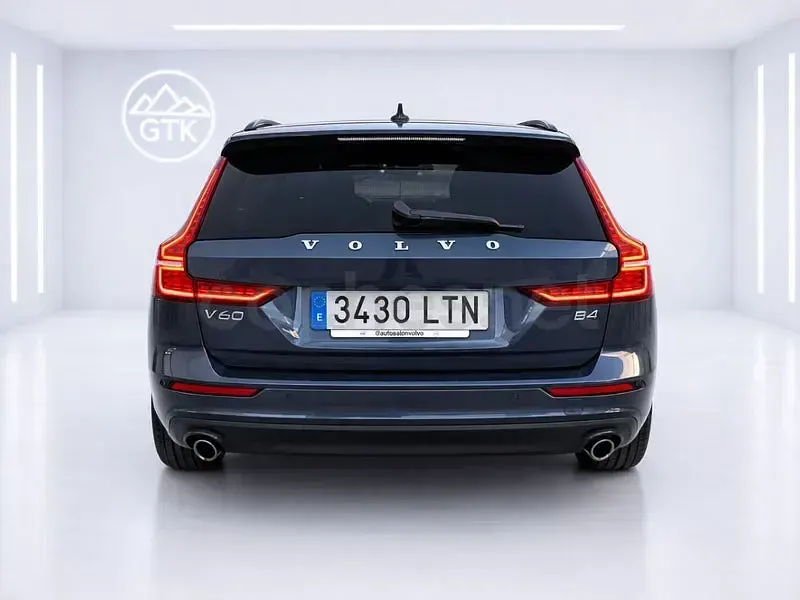 Usado Volvo V60 Momentum 197 CV (144 kW) 2021 Azul Familiar