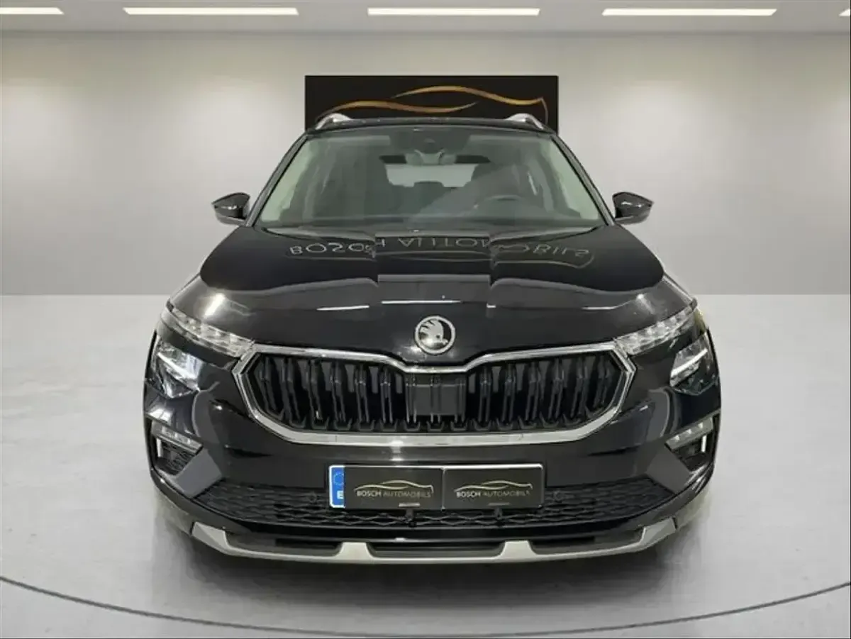 Usado Skoda Kamiq Selection 116 CV (85 kW) 2025 Negro SUV