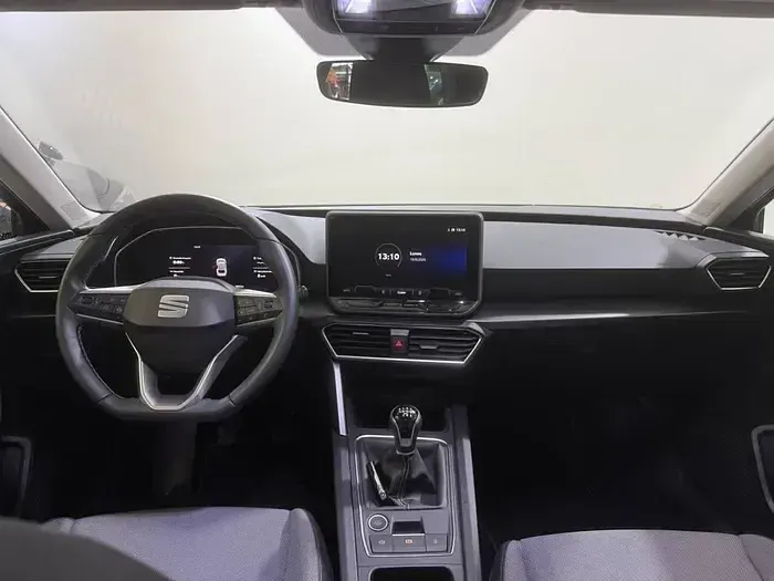 Usado Seat Leon ST Style 115 CV (84 kW) 2024 Azul Familiar