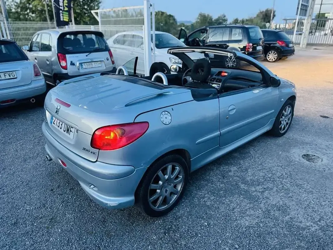Usado Peugeot 206 69 CV (50 kW) 2006 Gris Utilitario