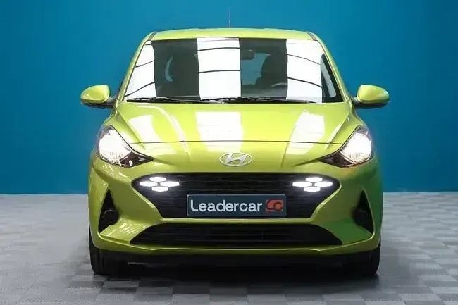 Usado Hyundai i10 67 CV (49 kW) 2024 Amarillo Utilitario