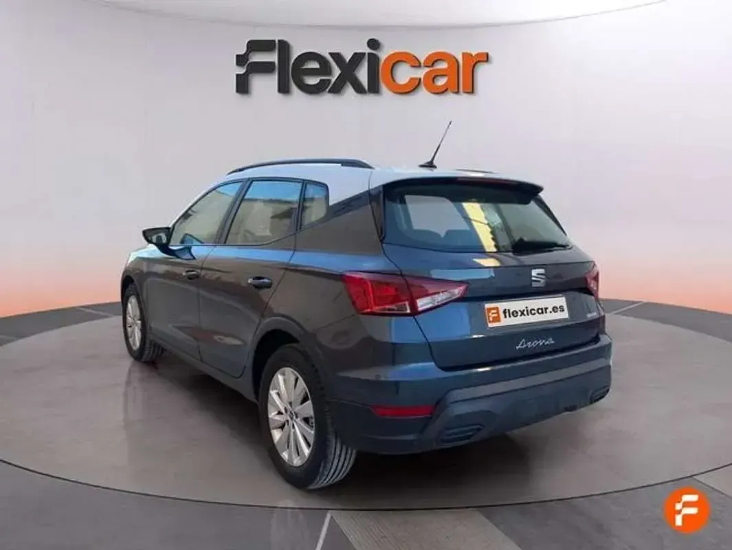 Usado Seat Arona Style 110 HP (80 kW) 2022 Cinzento SUV