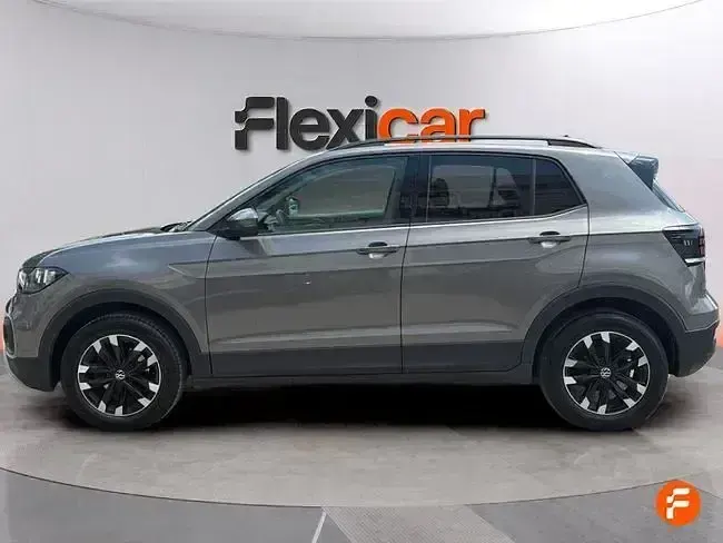 Usado VW T-Cross Advance 110 CV (80 kW) 2021 Gris SUV