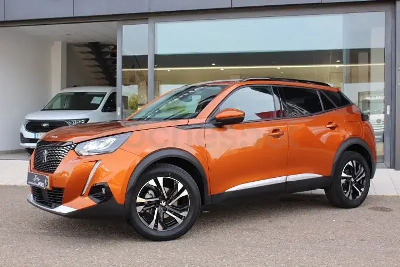 Usado Peugeot 2008 Active 110 CV (80 kW) 2021 Naranja SUV