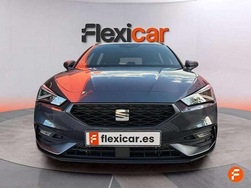 Usado Seat Leon FR 150 CV (110 kW) 2020 Gris Familiar