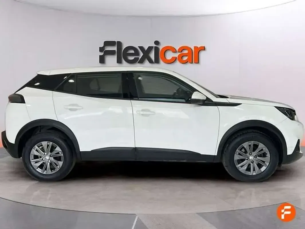 Usado Peugeot 2008 Active 110 CV (80 kW) 2021 Blanco SUV