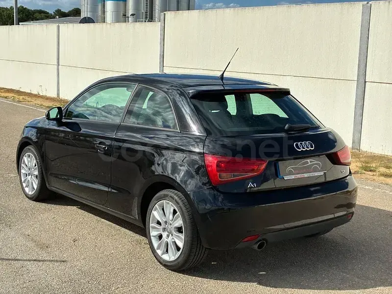 Usado Audi A1 Ambition 105 CV (77 kW) 2012 Negro Utilitario