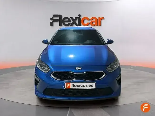 Begagnad Kia Ceed 120 HK (88 kW) 2021 Blå Halvkombi