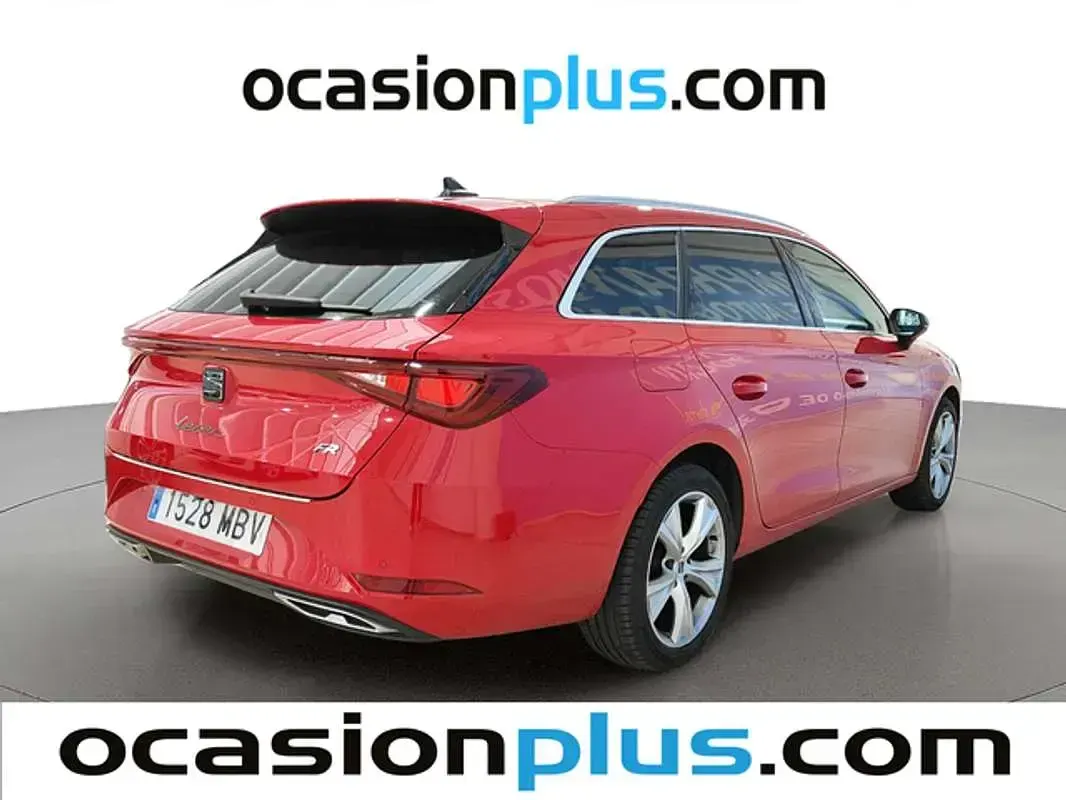 Usado Seat Leon ST FR 131 CV (96 kW) 2022 Rojo Familiar