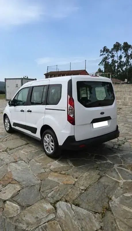 Usado Ford Tourneo Trend 120 CV (88 kW) 2021 Monovolumen