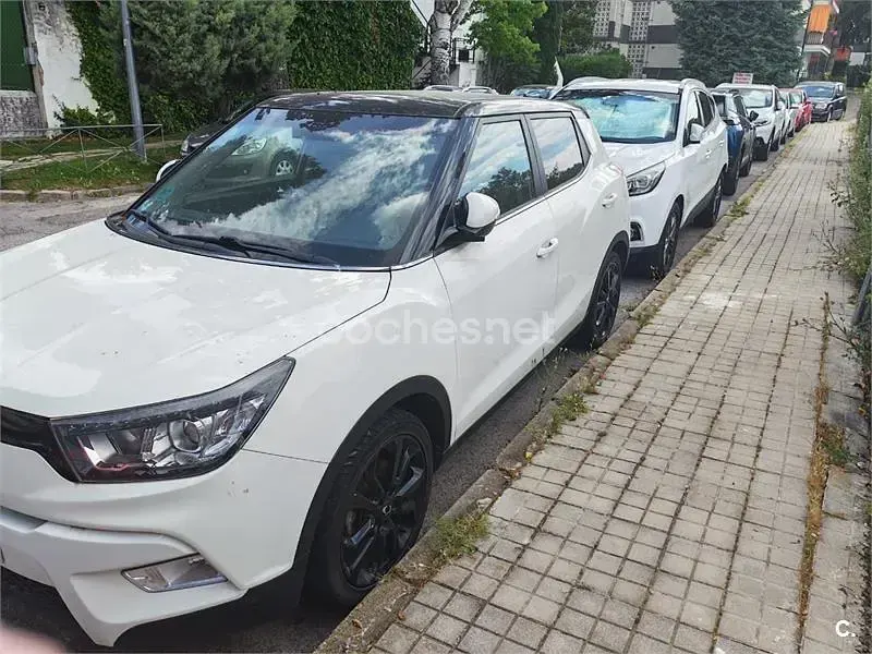 Usado SsangYong Tivoli Limited 115 CV (84 kW) 2015 Blanco SUV