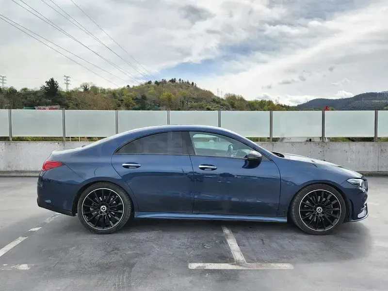 Usado Mercedes CLA220 190 CV (139 kW) 2020 Azul Coupe