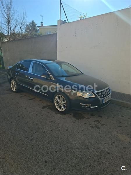 Negro Usado 2007 VW Passat Highline Berlina | 3500 € (Un poco caro) - Imagen 1/4
