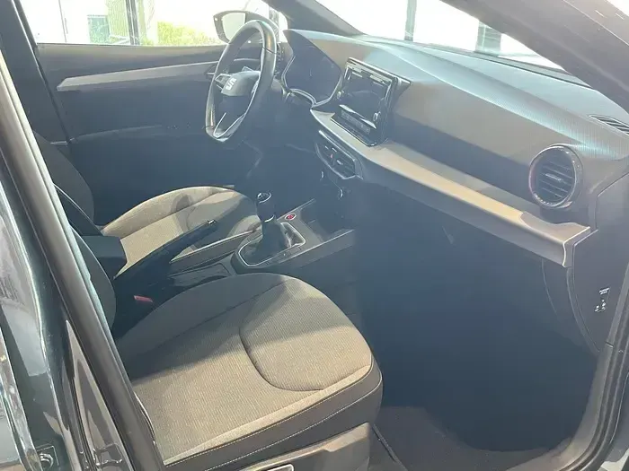 Usado Seat Ibiza 115 CV (84 kW) 2025 Gris Utilitario