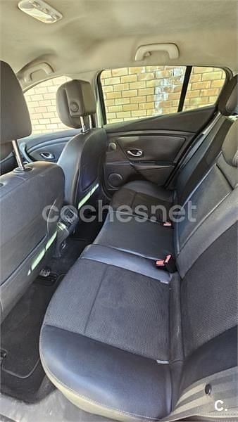Usado Renault Mégane Dynamique 130 CV (95 kW) 2011 Negro Berlina