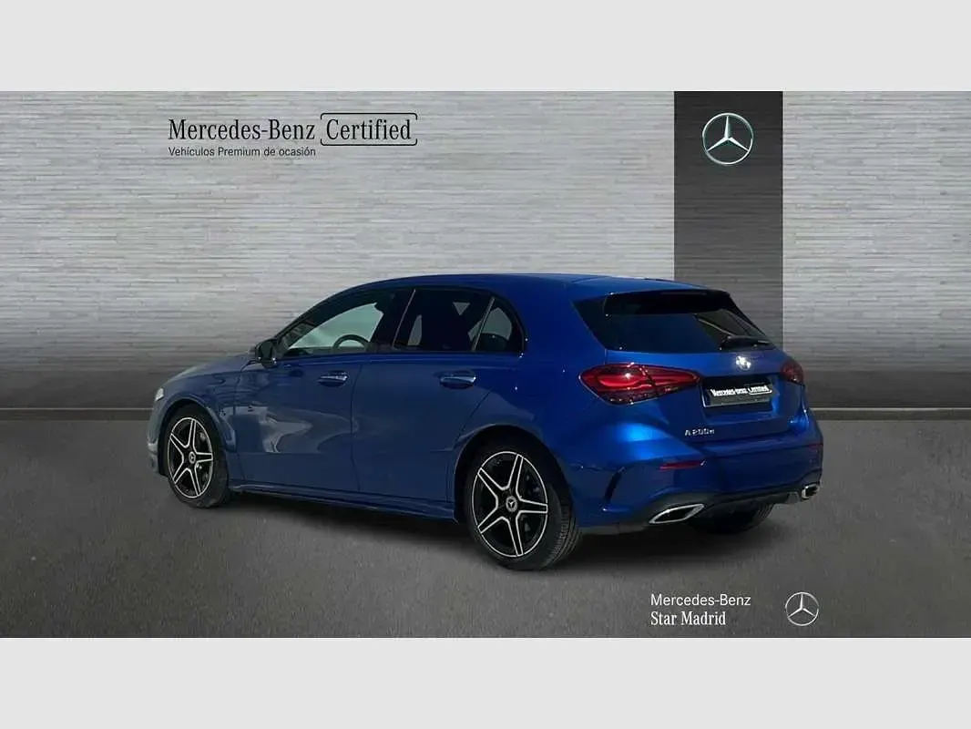 Usado Mercedes A200 150 CV (110 kW) 2025 Azul Berlina