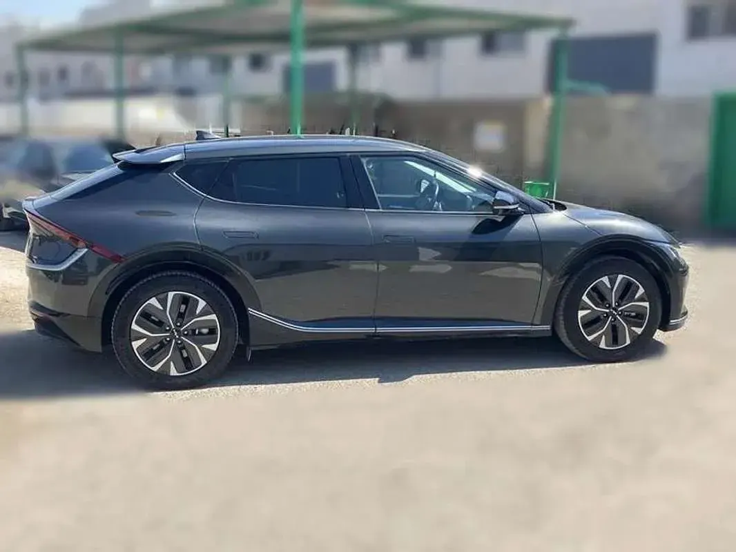 Usado Kia EV6 Air 167 kW (228 CV) 2023 Gris SUV