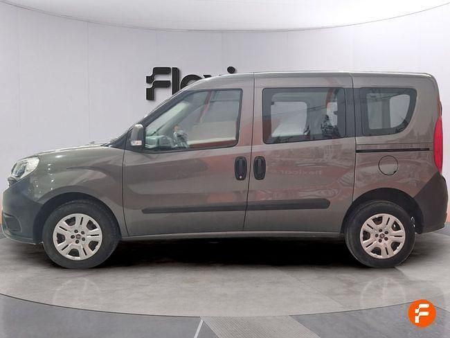 Usado Fiat Doblò Pop 95 CV (69 kW) 2018 Gris Monovolumen