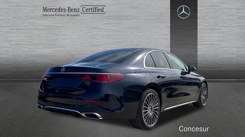 Usado Mercedes E220 197 CV (144 kW) 2024 Azul Berlina