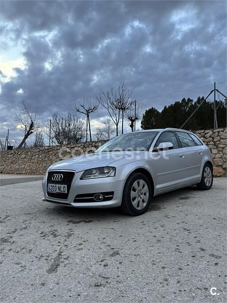 Usado Audi A3 Ambition 105 CV (77 kW) 2010 Gris / plata Utilitario