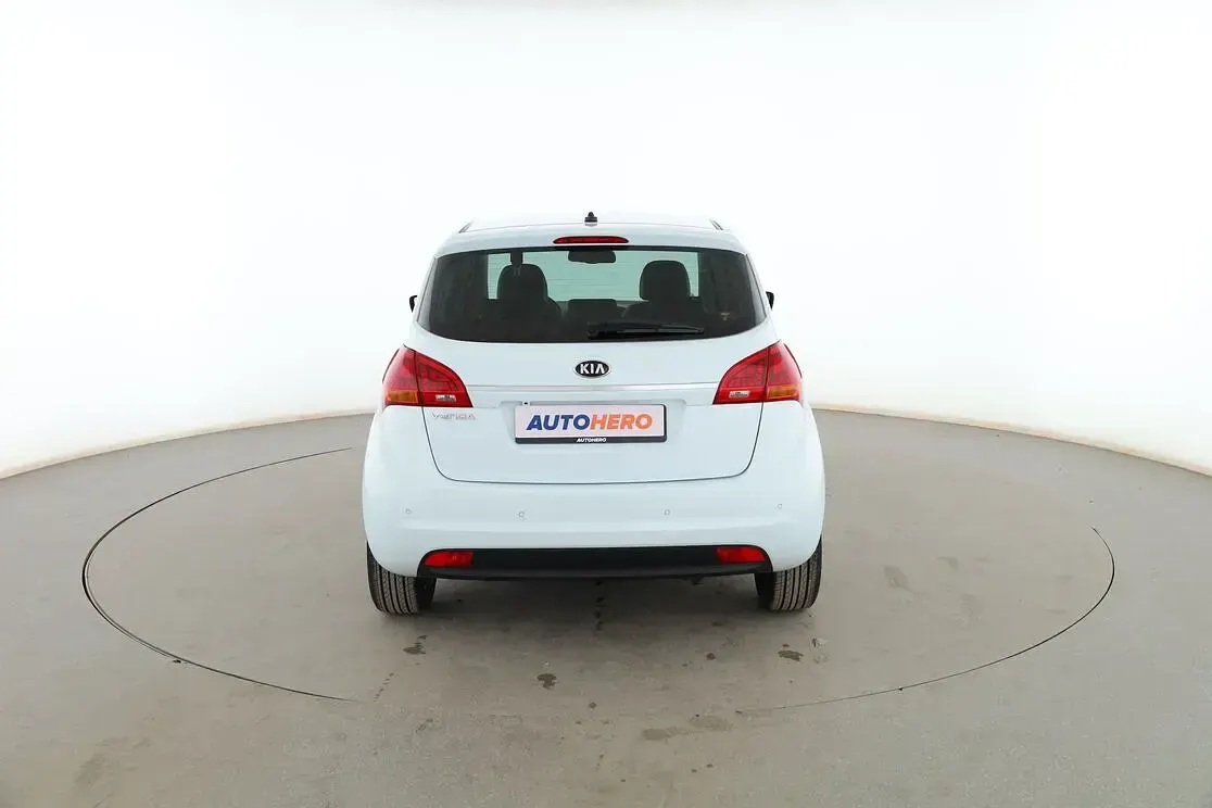 Usado Kia Venga 125 CV (91 kW) 2018 Blanco Utilitario