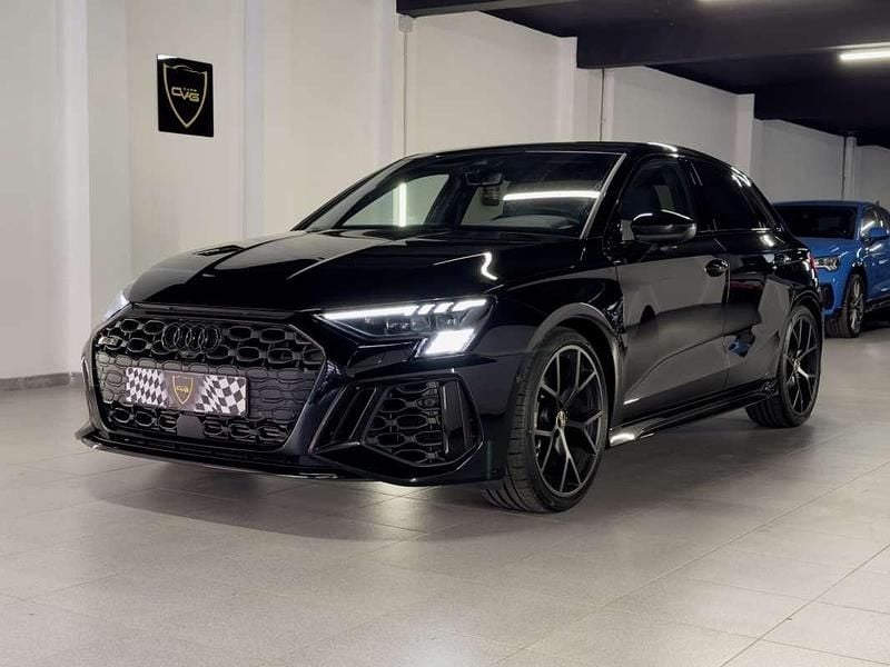 Negro Usado 2022 Audi RS3 Sportback Performance Utilitario | 57.400 € (Precio justo) - Imagen 1/4