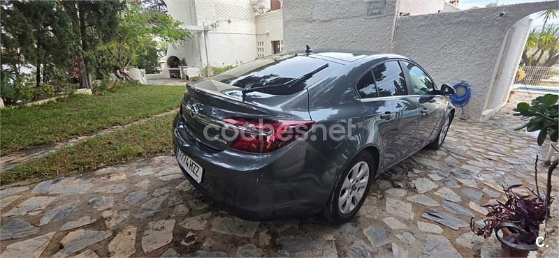 Usado Opel Insignia Selective 140 CV (102 kW) 2014 Gris / plata Berlina